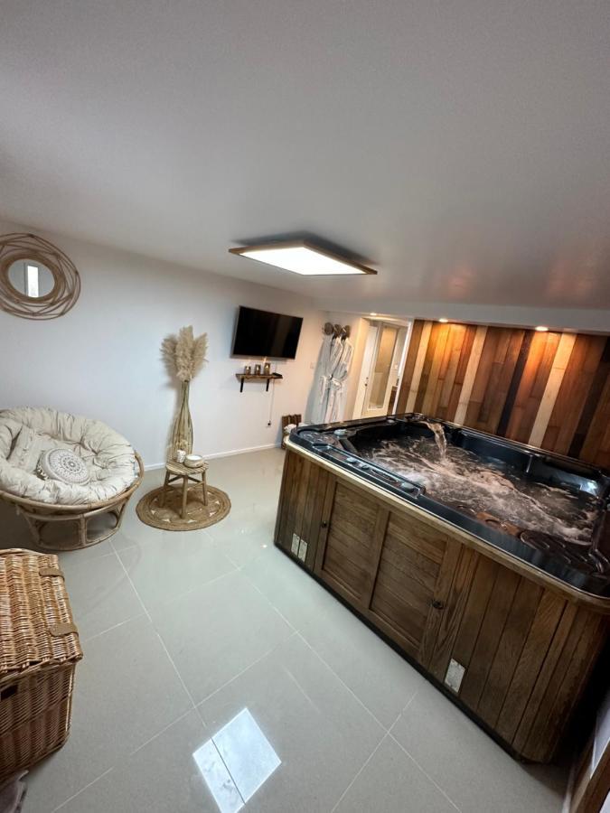 Appartement Jacuzzi Prive Awinion Zewnętrze zdjęcie